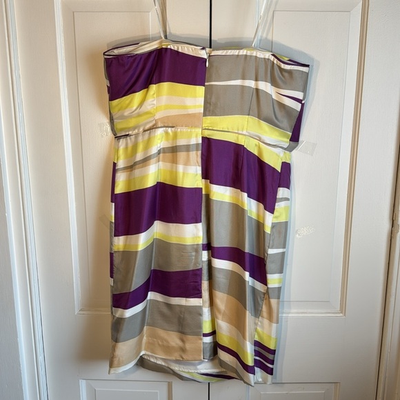 Beautiful Banana Republic Women’s Strapless Silk Dress Size 14 colorful stripes! - Picture 3 of 15